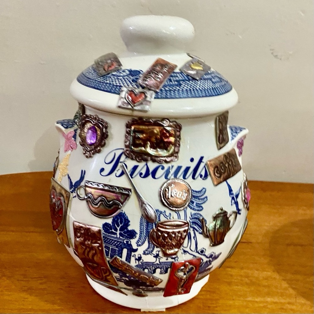Vintage, Empire Ware, Blue Willow One of a kind Memory Jar 9.5in H x 7in D